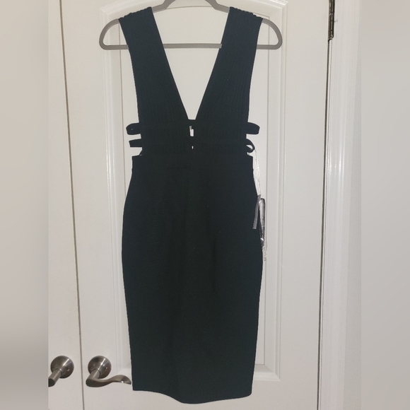 11. NWT BEBE PLUNGE NECK BANDAGE DRESS SIZE XS - Picture 5 of 9